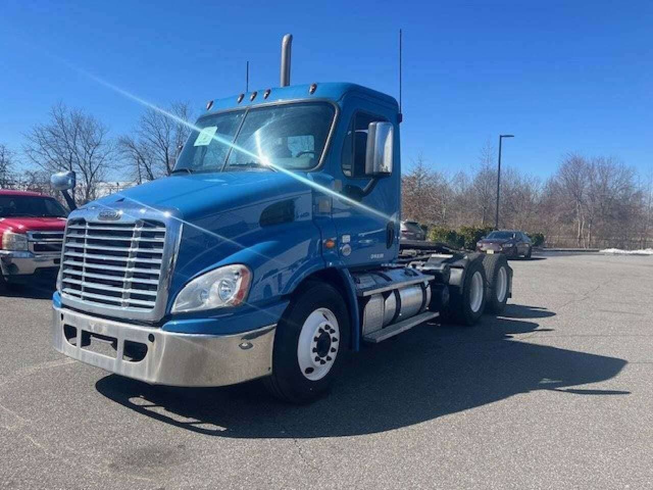 2019 Freightliner Cascadia 113 image 1