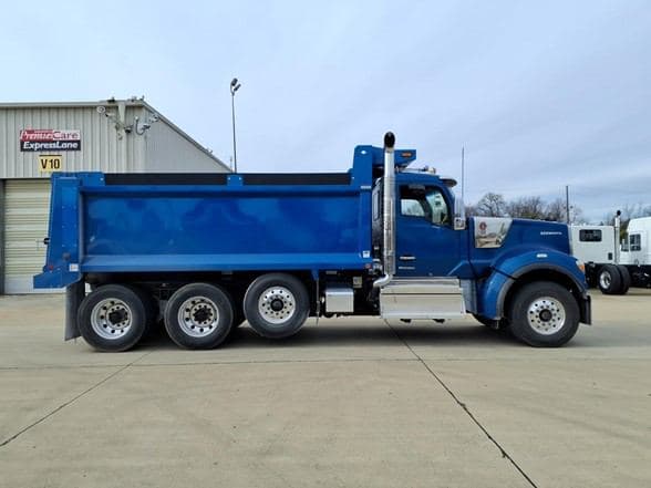 2026 Kenworth W990 image 2