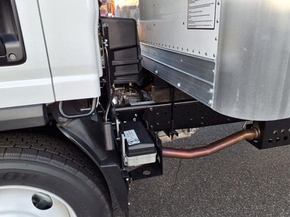 2025 Isuzu NRR image 7