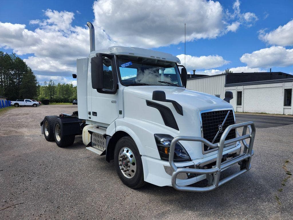 2016 Volvo VNL image 7