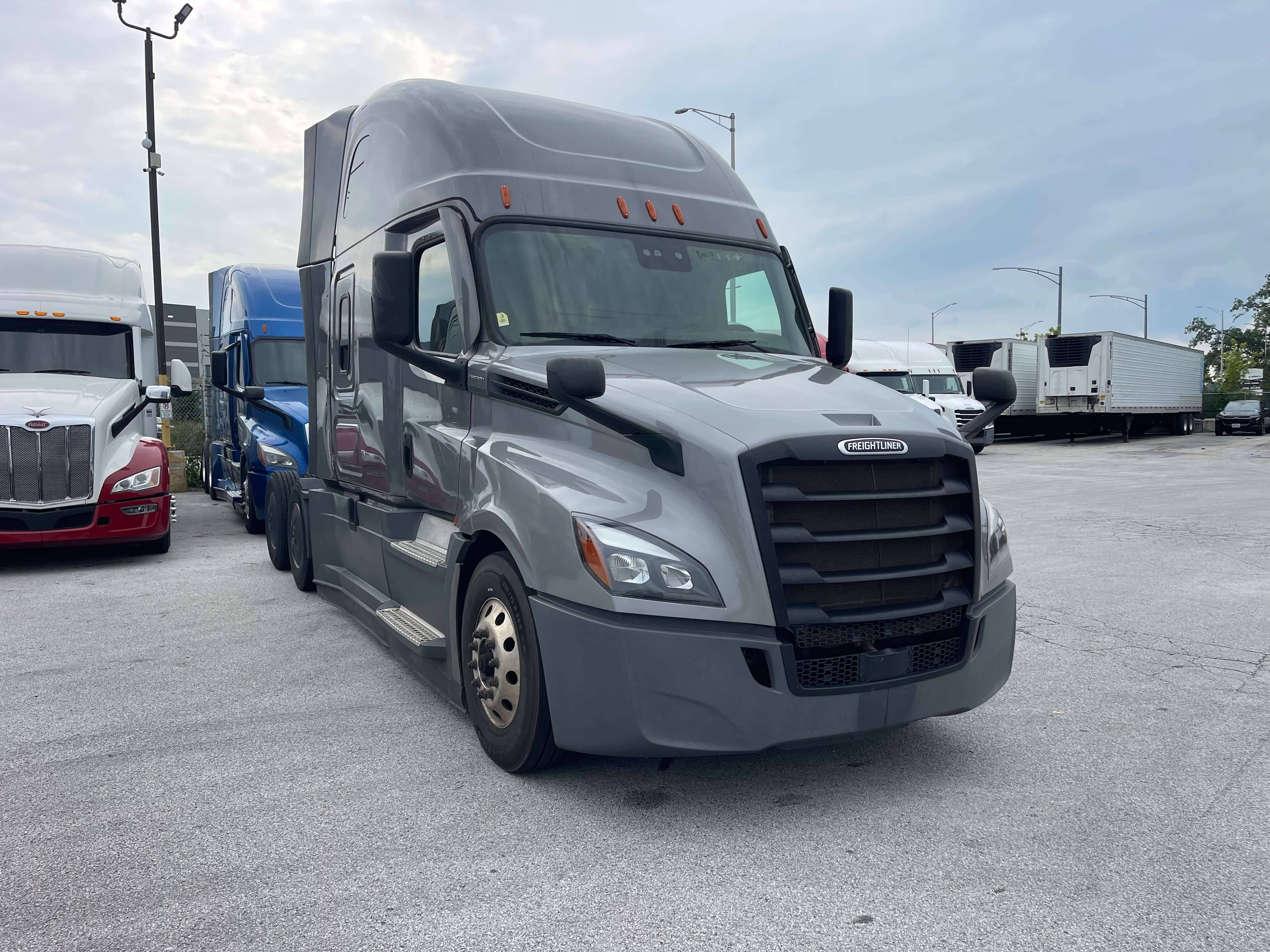 2022 Freightliner Cascadia 126 image 3
