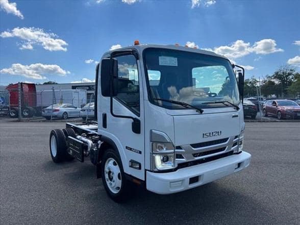 2024 Isuzu NRR image 1