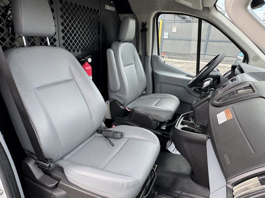 2017 Ford Transit Cargo image 41