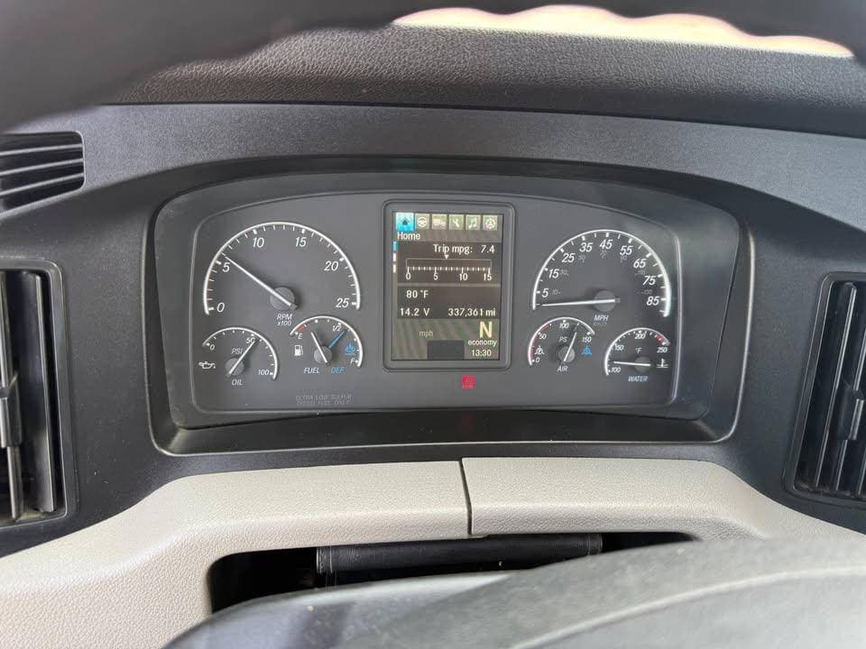 2018 Freightliner Cascadia image 9