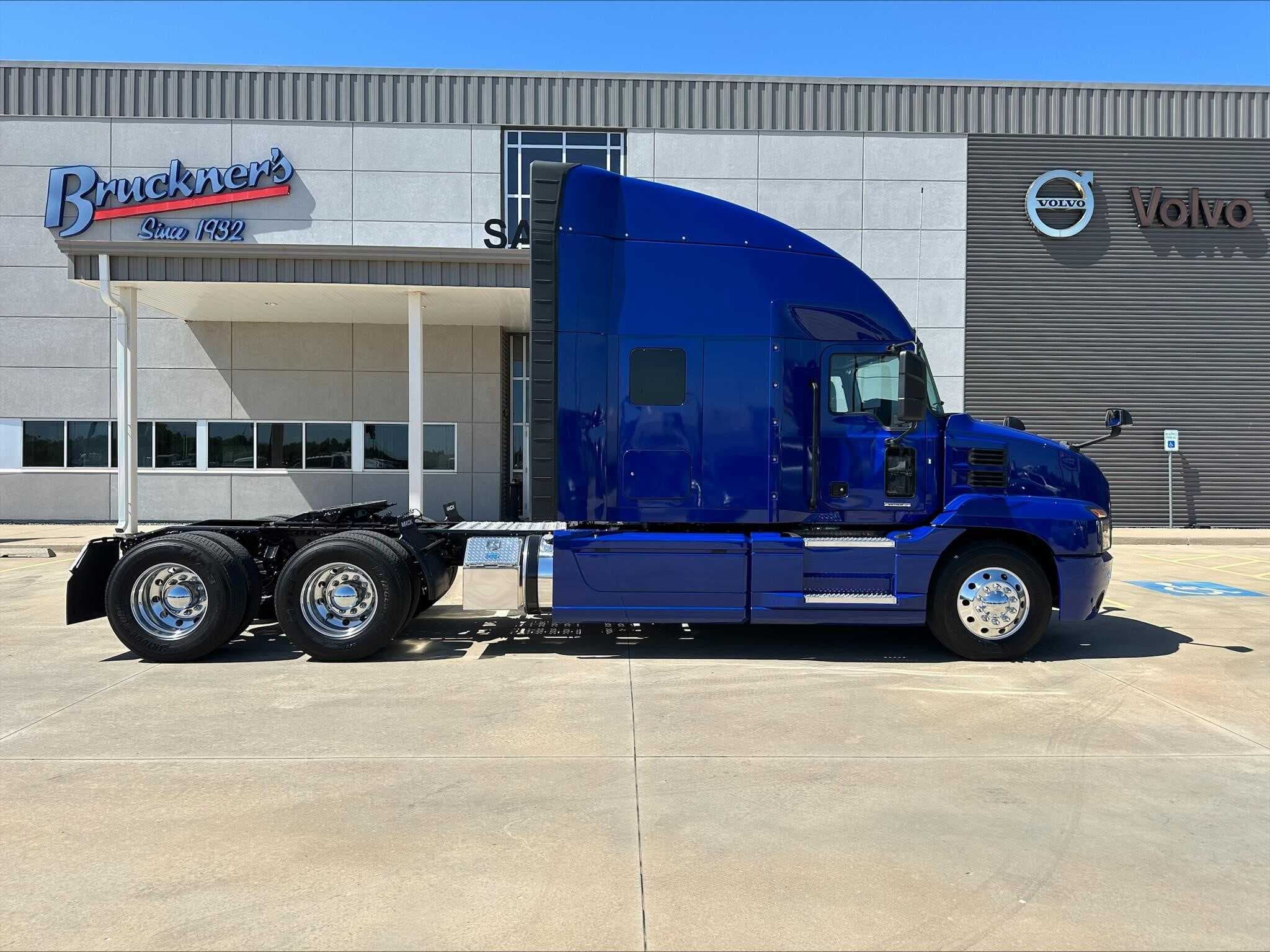 Used 2023 MACK ANTHEM Conventional - Sleeper Truck image 4