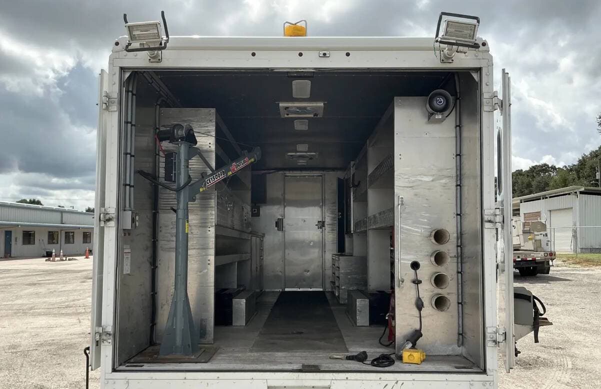 2016 Freightliner MT55 image 10