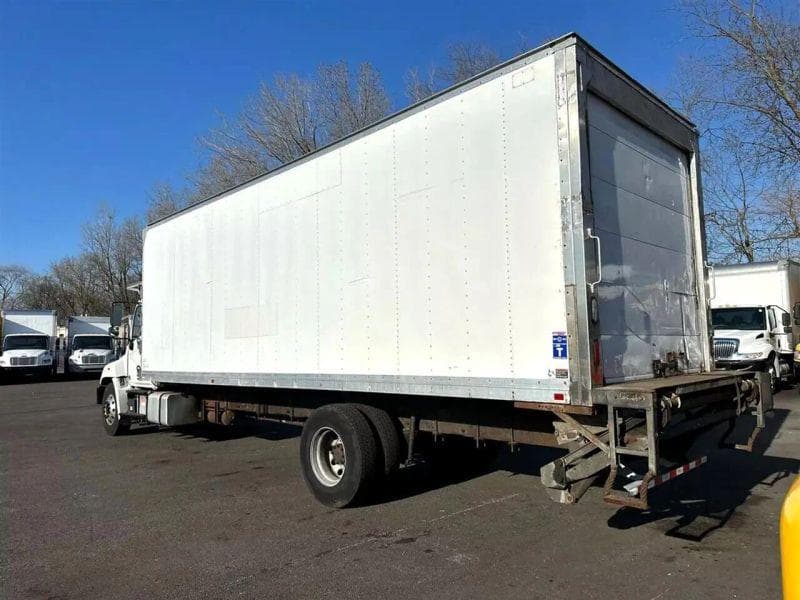 2018 Hino 268 image 8