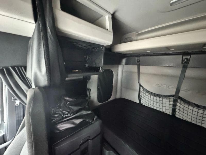 2020 Freightliner Cascadia image 11