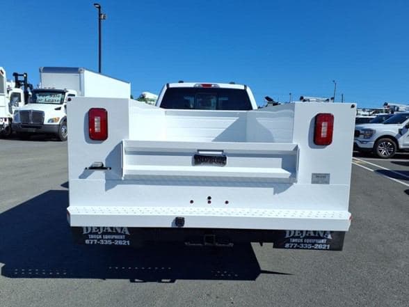 2024 Ford F550 image 25