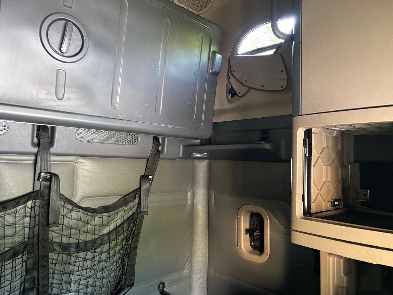 2020 Freightliner Cascadia 125 image 24