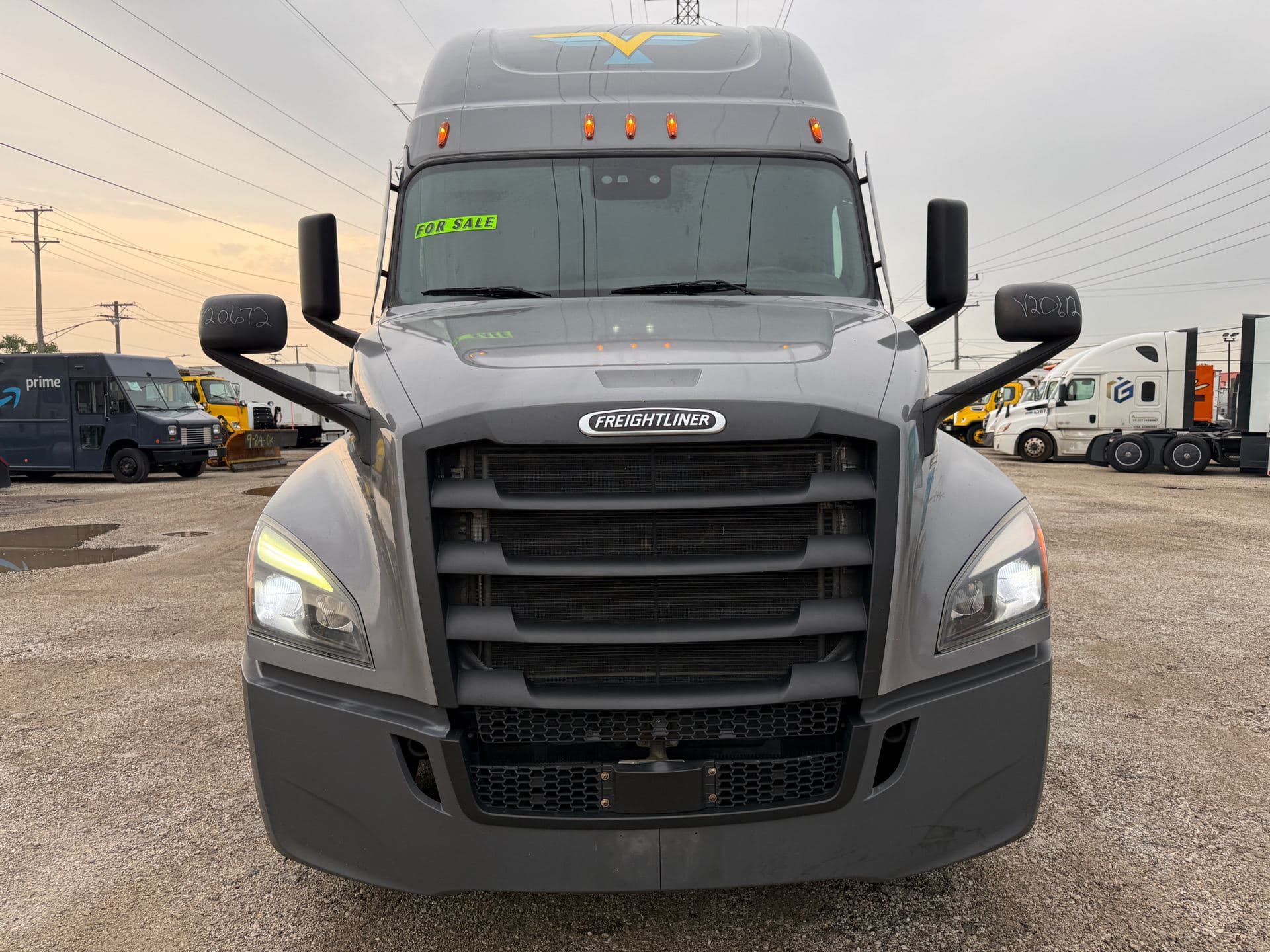 2022 Freightliner - 432k - 12k Hours - 455 HP image 1