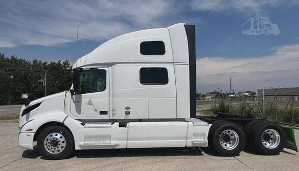 2023 Volvo VNL image 6