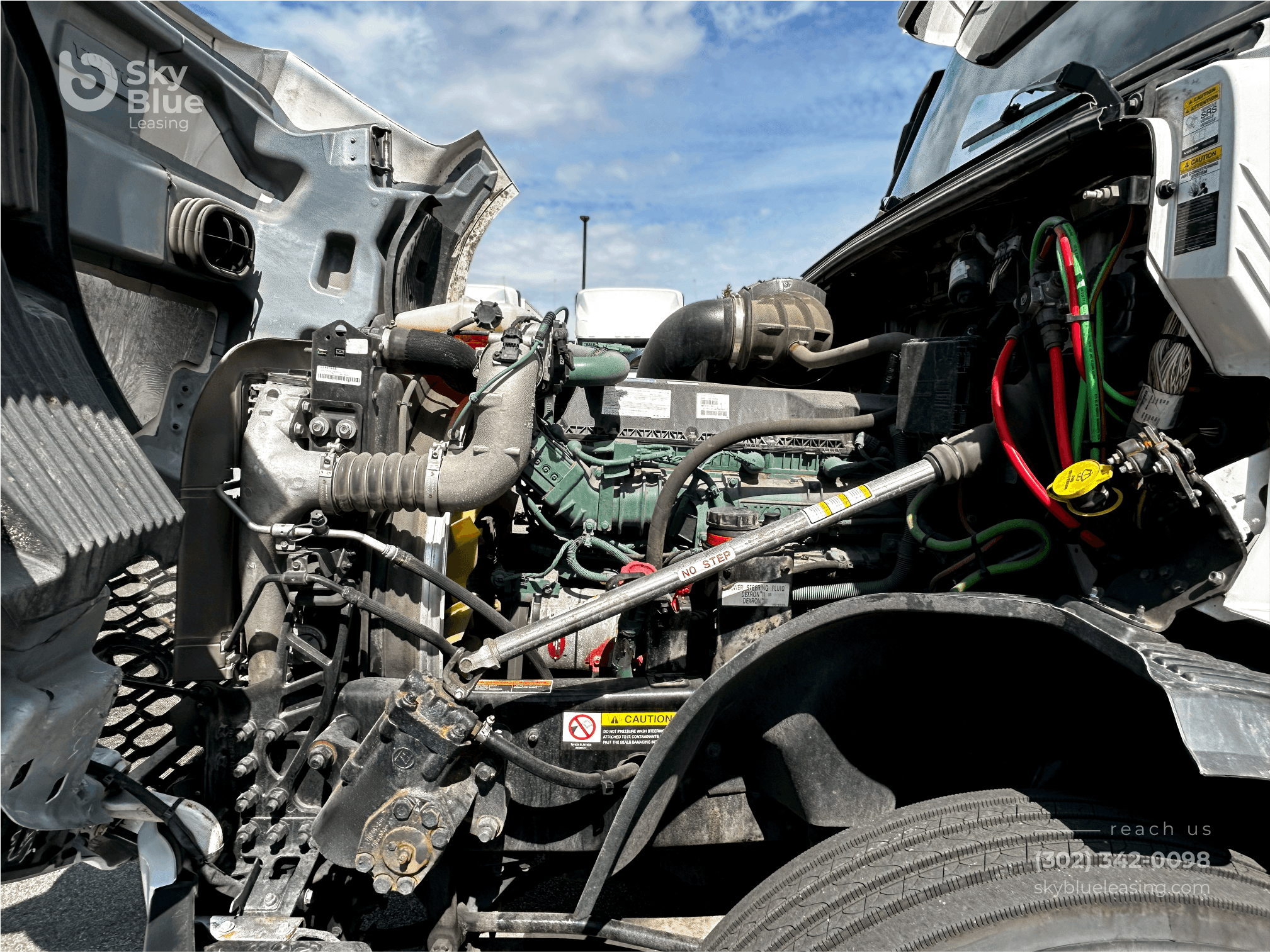 2025 Volvo VNL42T760 image 9