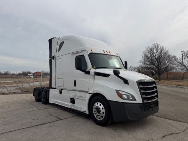 2024 Freightliner Cascadia image 2