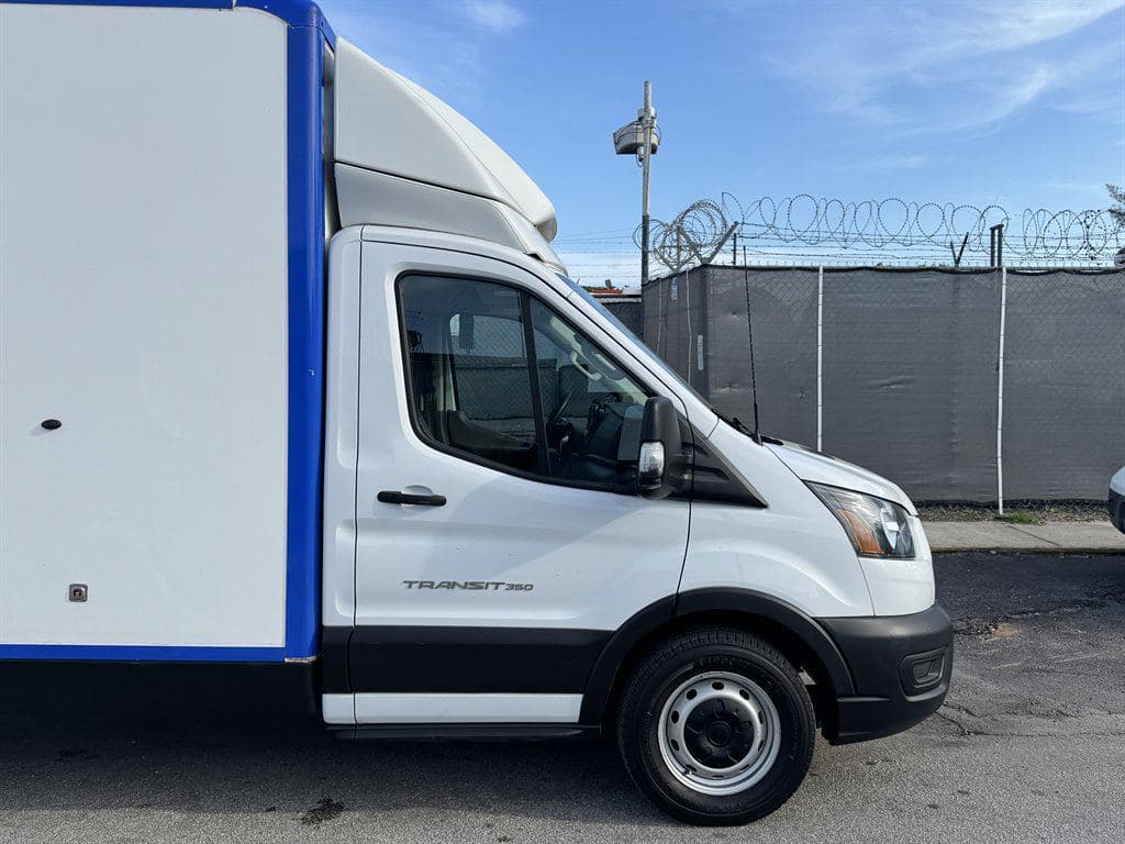 2023 Ford Transit T-350 image 18
