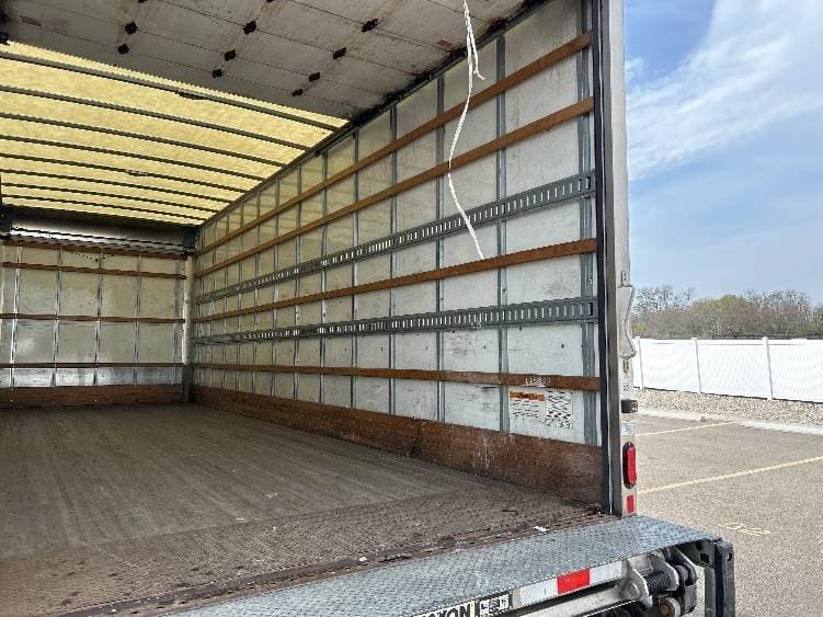 2022 International MV607 Box Truck - 220HP, 6 Speed Automatic, Roll up Door image 12