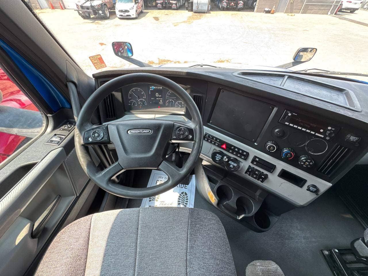 2022 Freightliner Cascadia 126 image 11