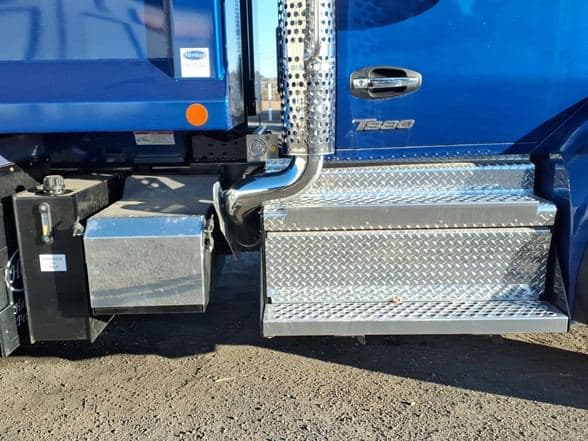 2026 Kenworth T880 image 3