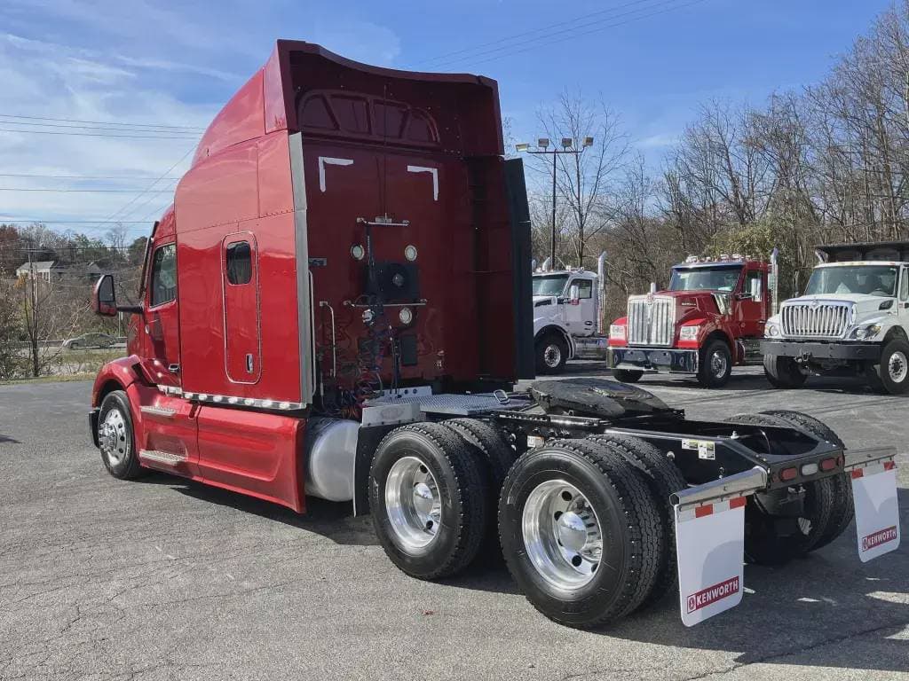 2022 Peterbilt 579 image 4