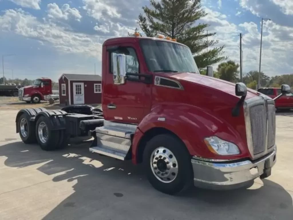 2022 Kenworth T680 image 2