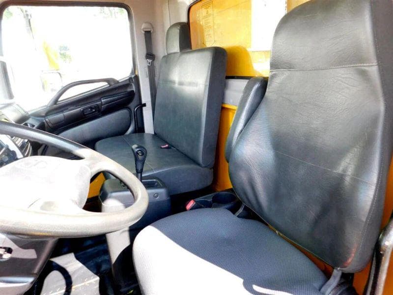 2018 Hino 338 image 14