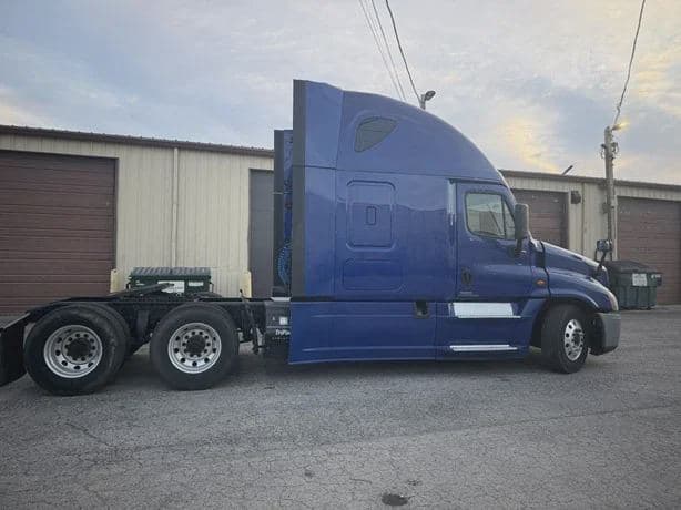 2018 Freightliner Cascadia image 7