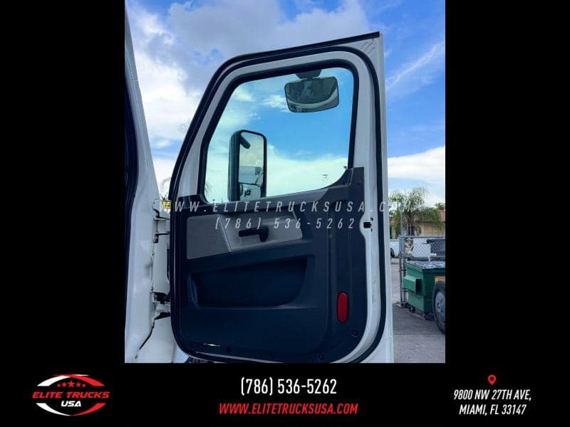 2022 Freightliner Cascadia 126 image 26