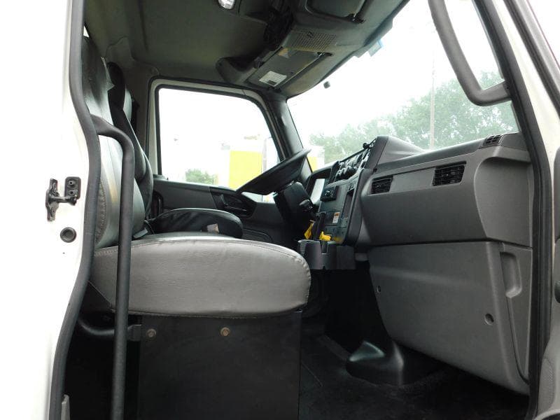 2020 International MV607 image 15