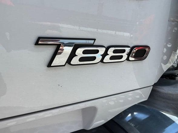 2025 Kenworth T880 image 13