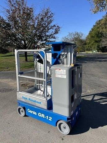 2016 GENIE GR12 image 2