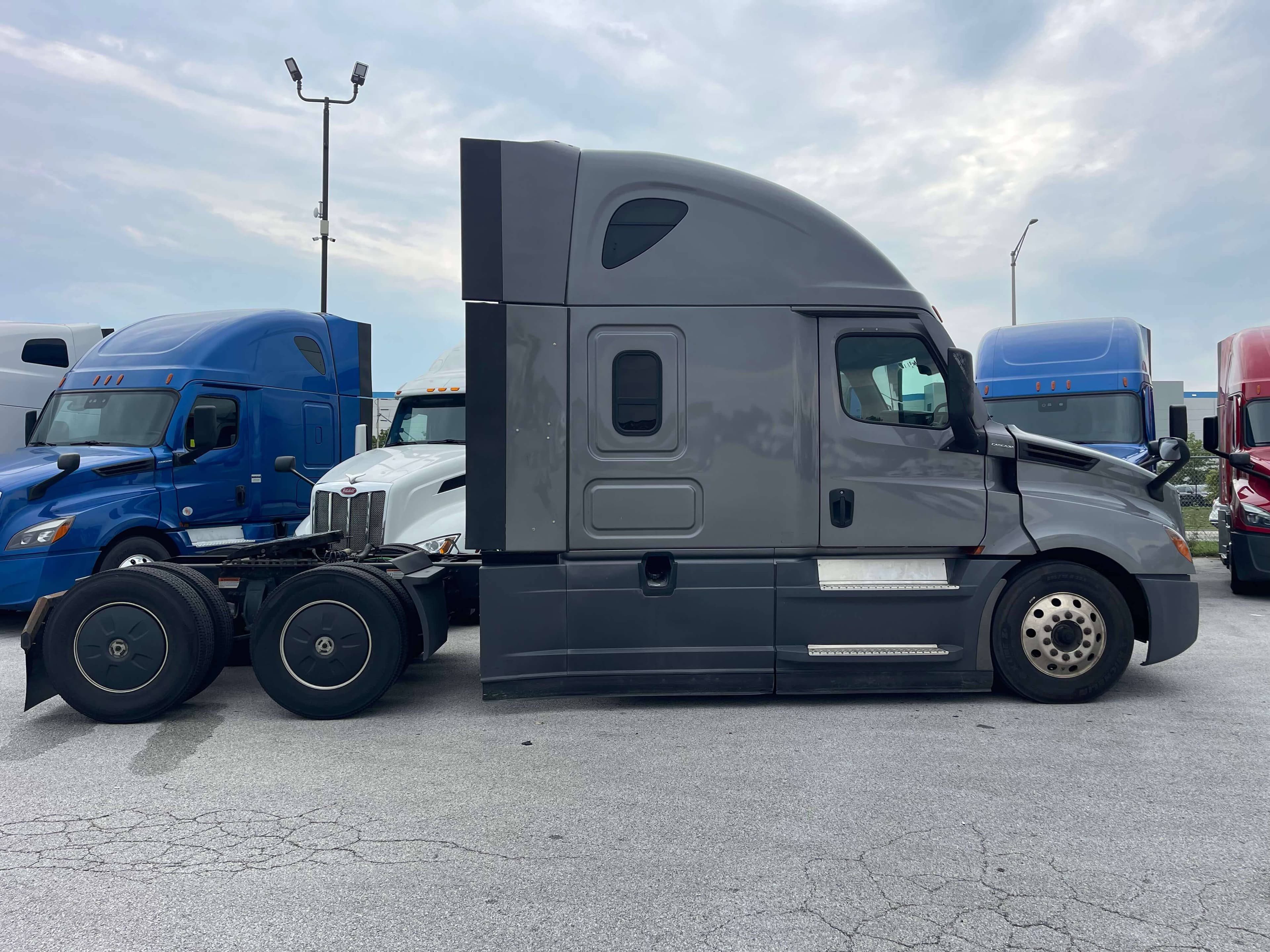 2022 Freightliner Cascadia 126 image 6