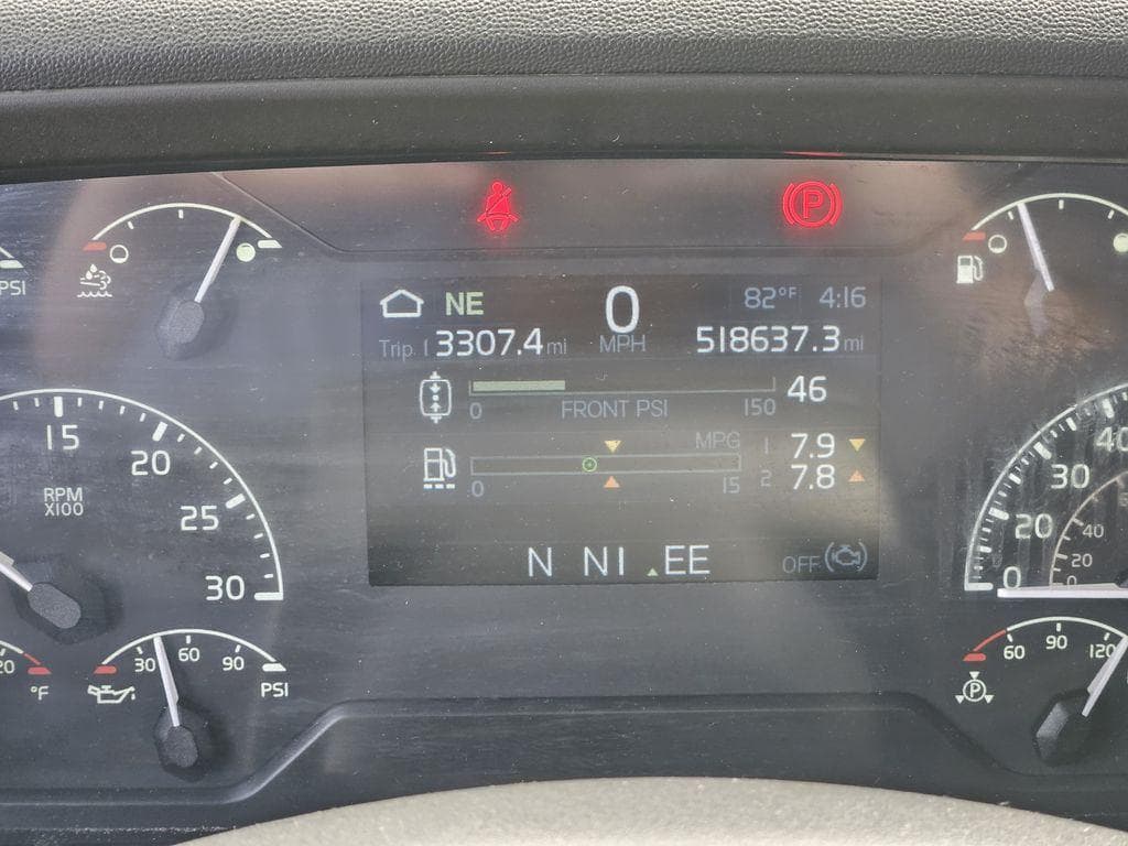 2021 Volvo VNL64T740 image 10