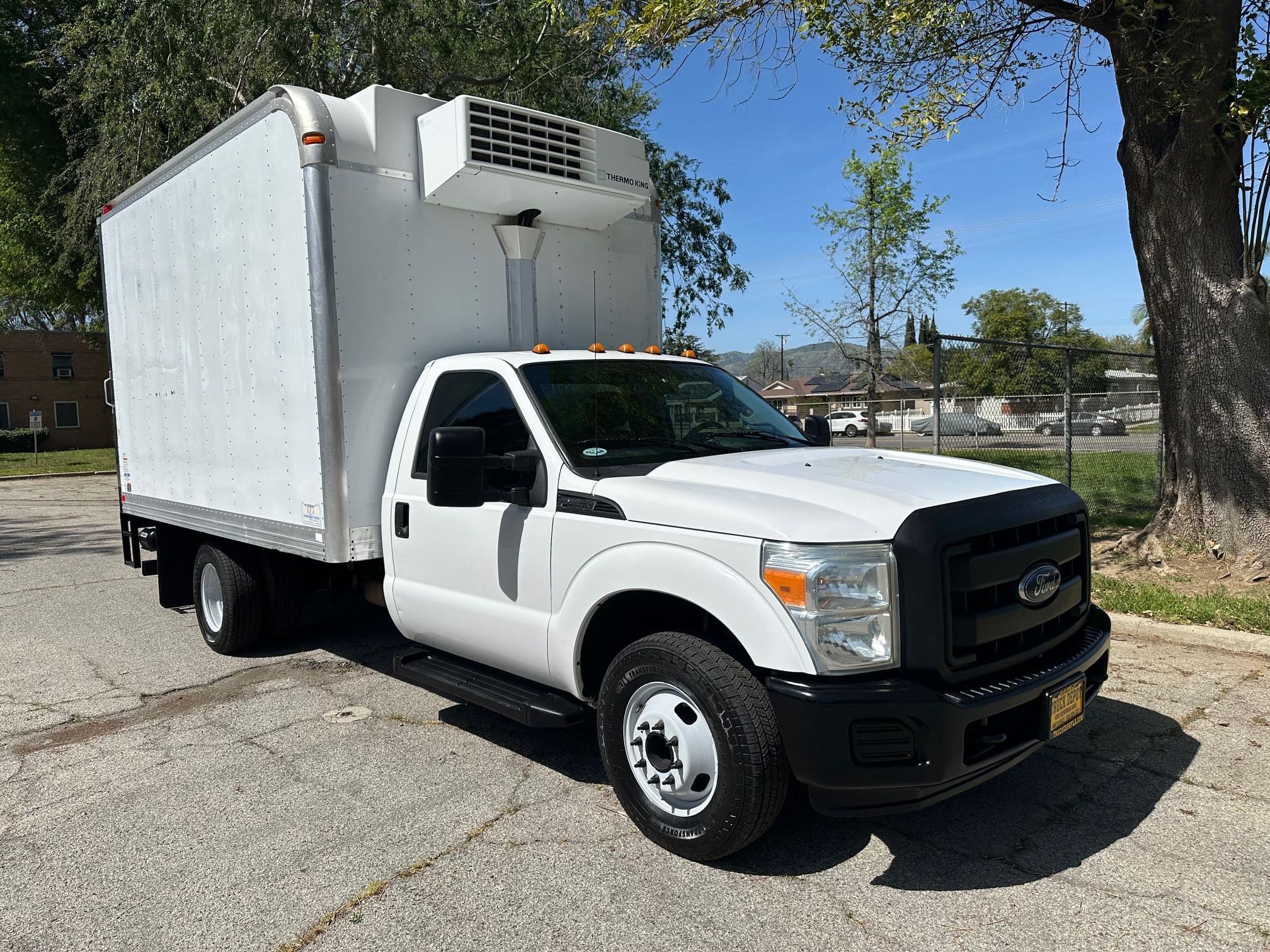 2016 Ford F-350 Reefer Box Truck with Liftgate image 1