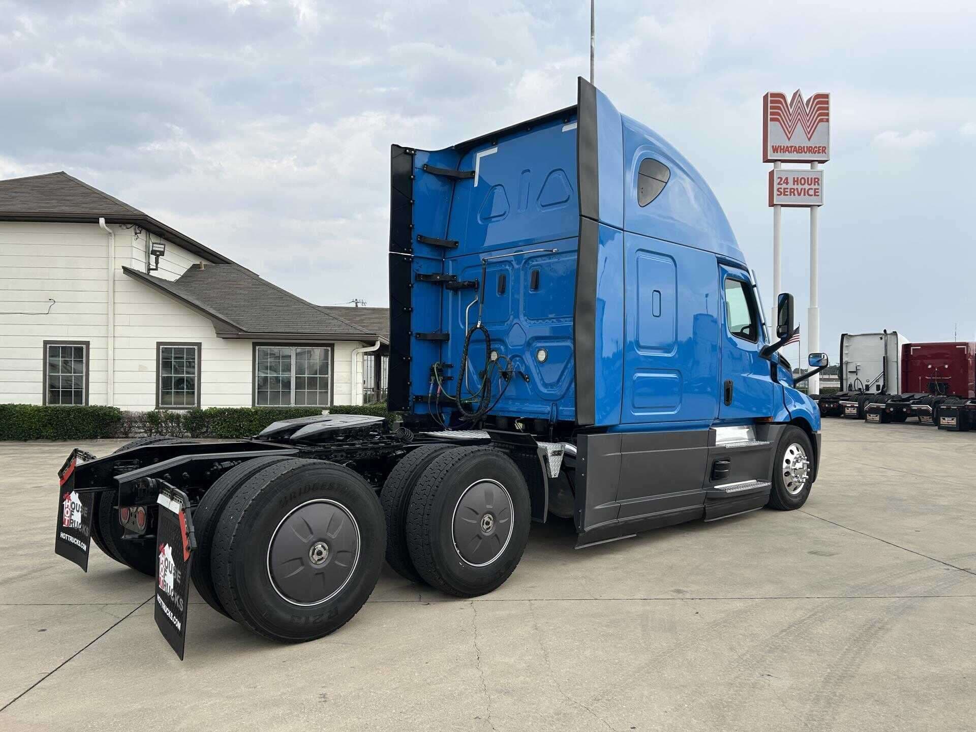 2026 Freightliner Cascadia image 2