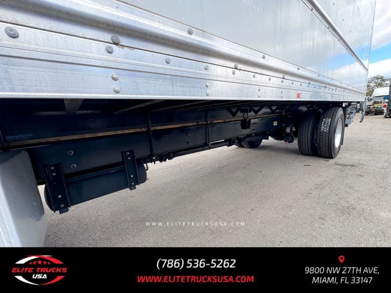 2020 Hino 268 image 25
