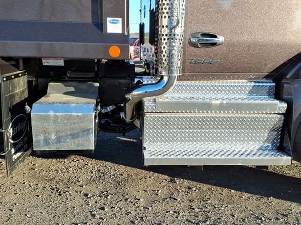 2026 Kenworth T880 image 3