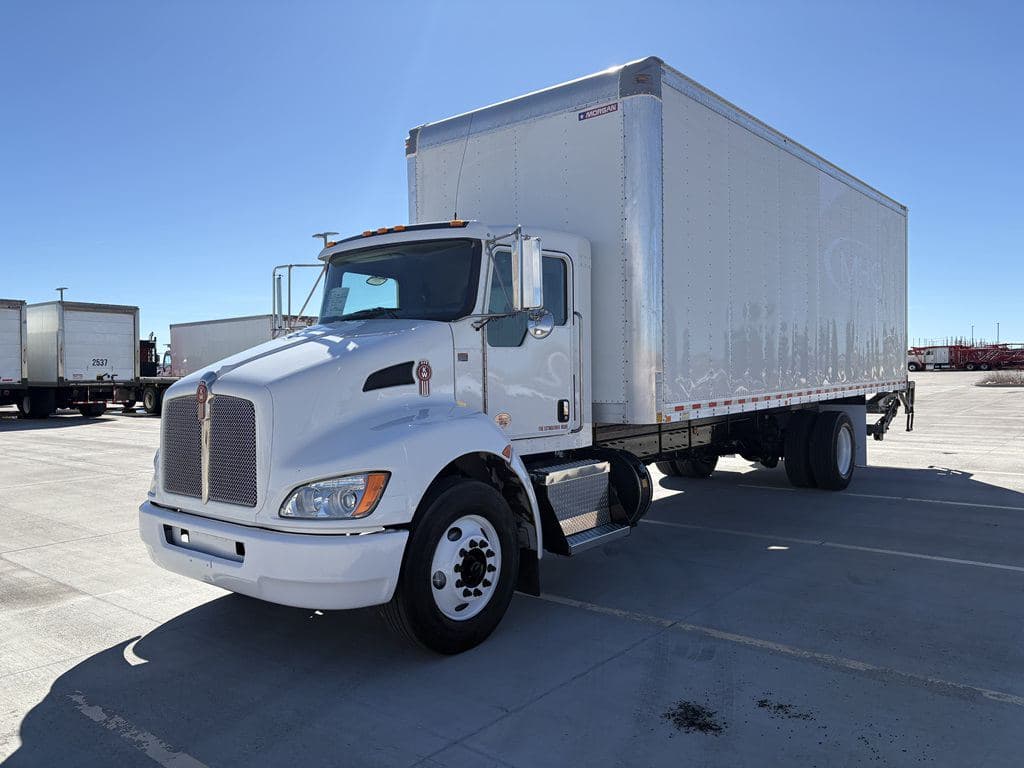Used 2022 KENWORTH T270 image 2