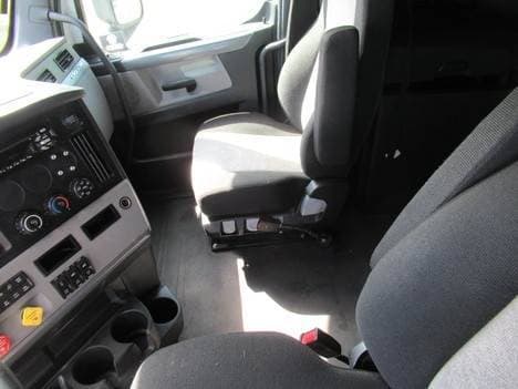 2020 Freightliner Cascadia image 13