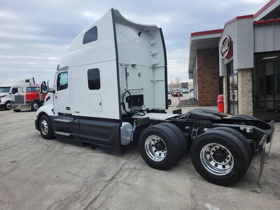2024 Peterbilt 579 image 4