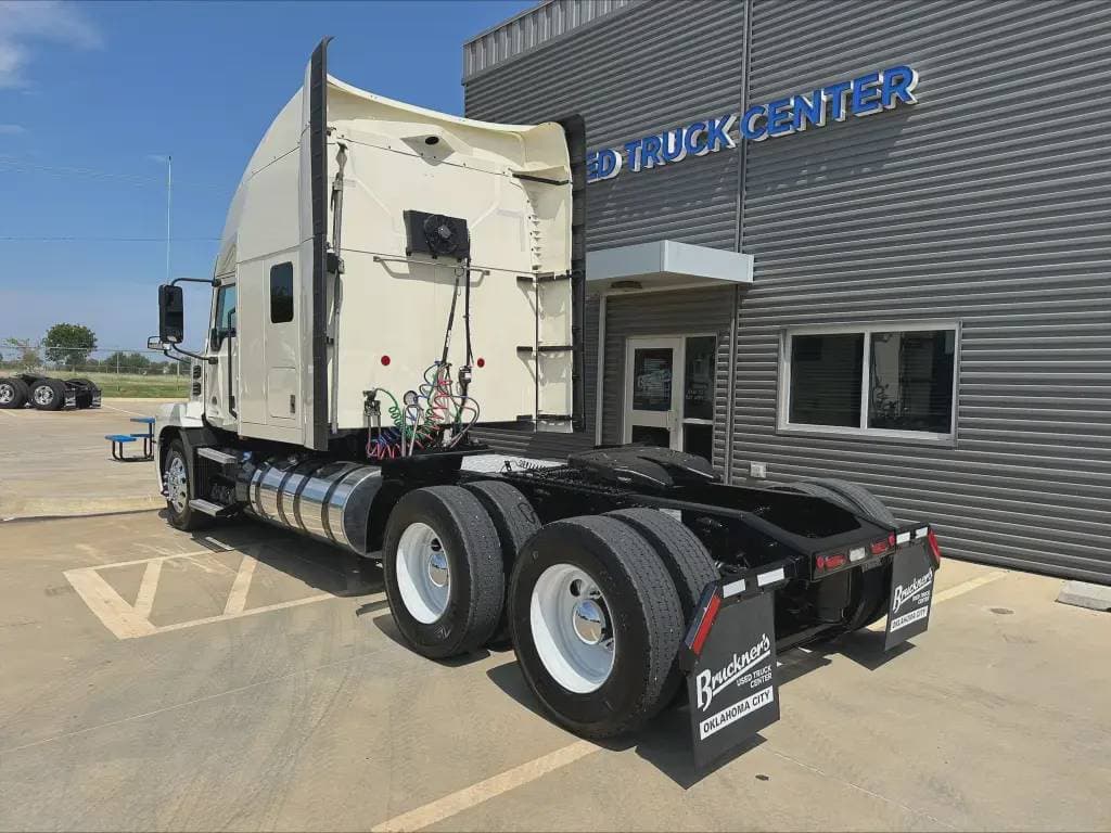 Used 2023 MACK Conventional - Sleeper Truck image 4