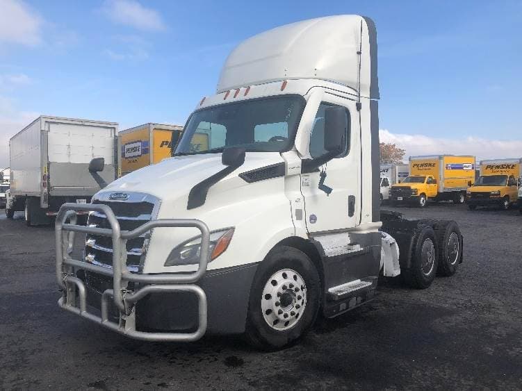 2021 Freightliner Cascadia image 2