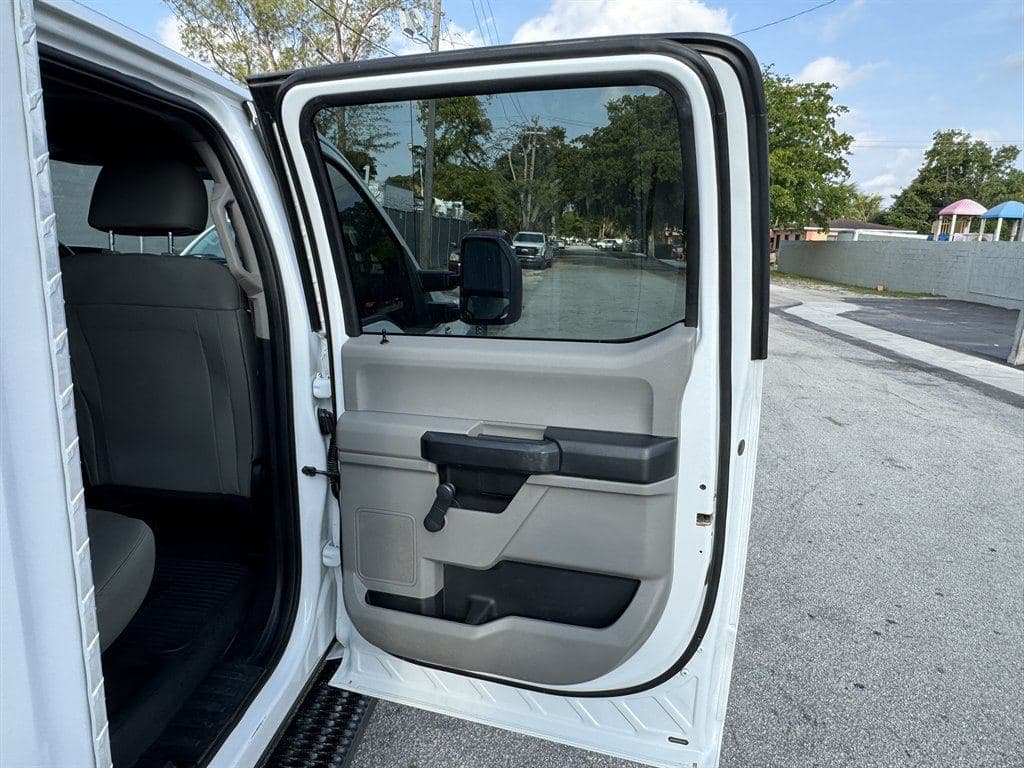 2018 Ford F550 image 43