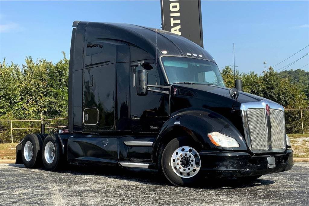2018 Kenworth T680 image 1