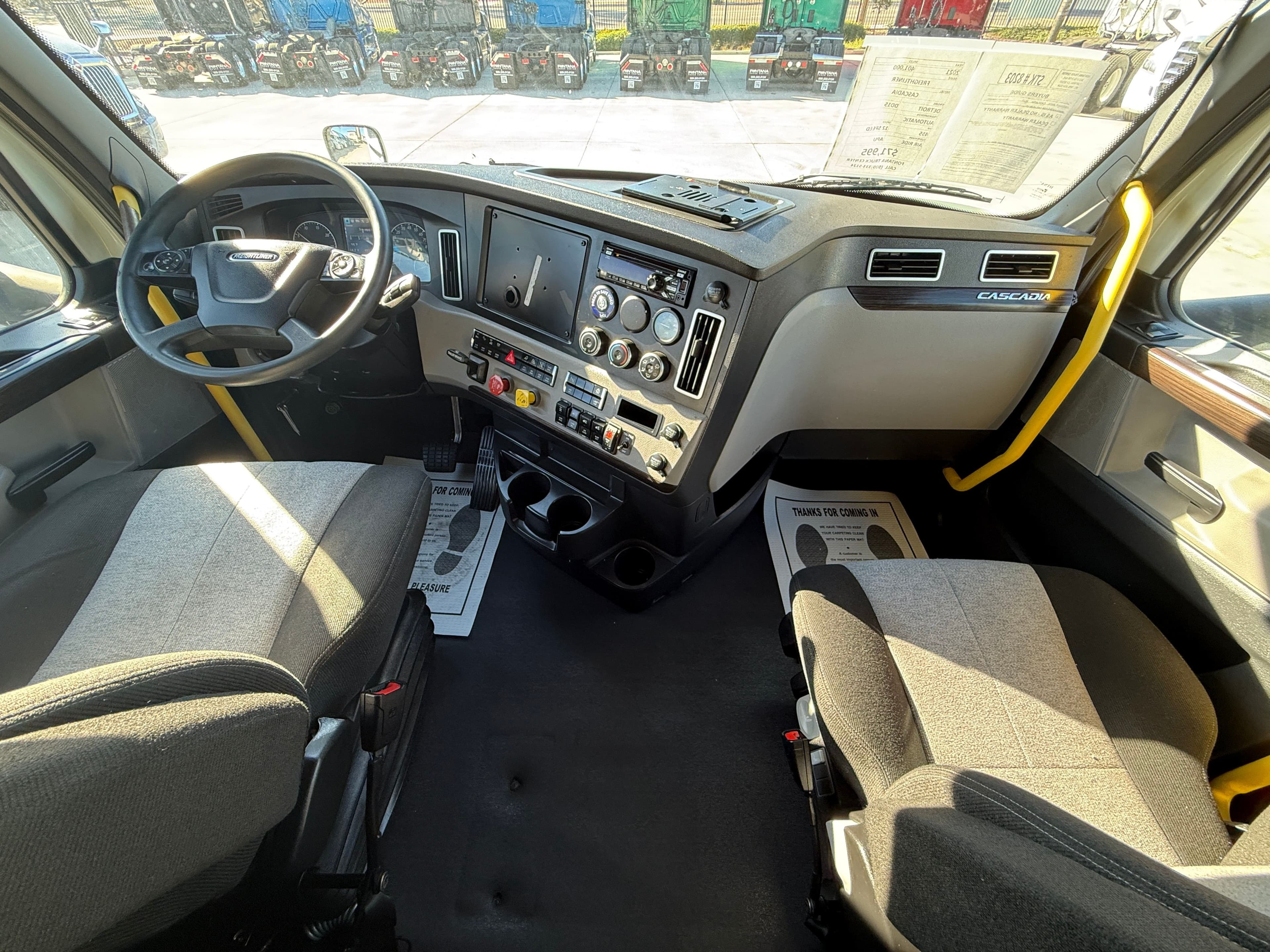 2021 Freightliner Cascadia 126 image 28