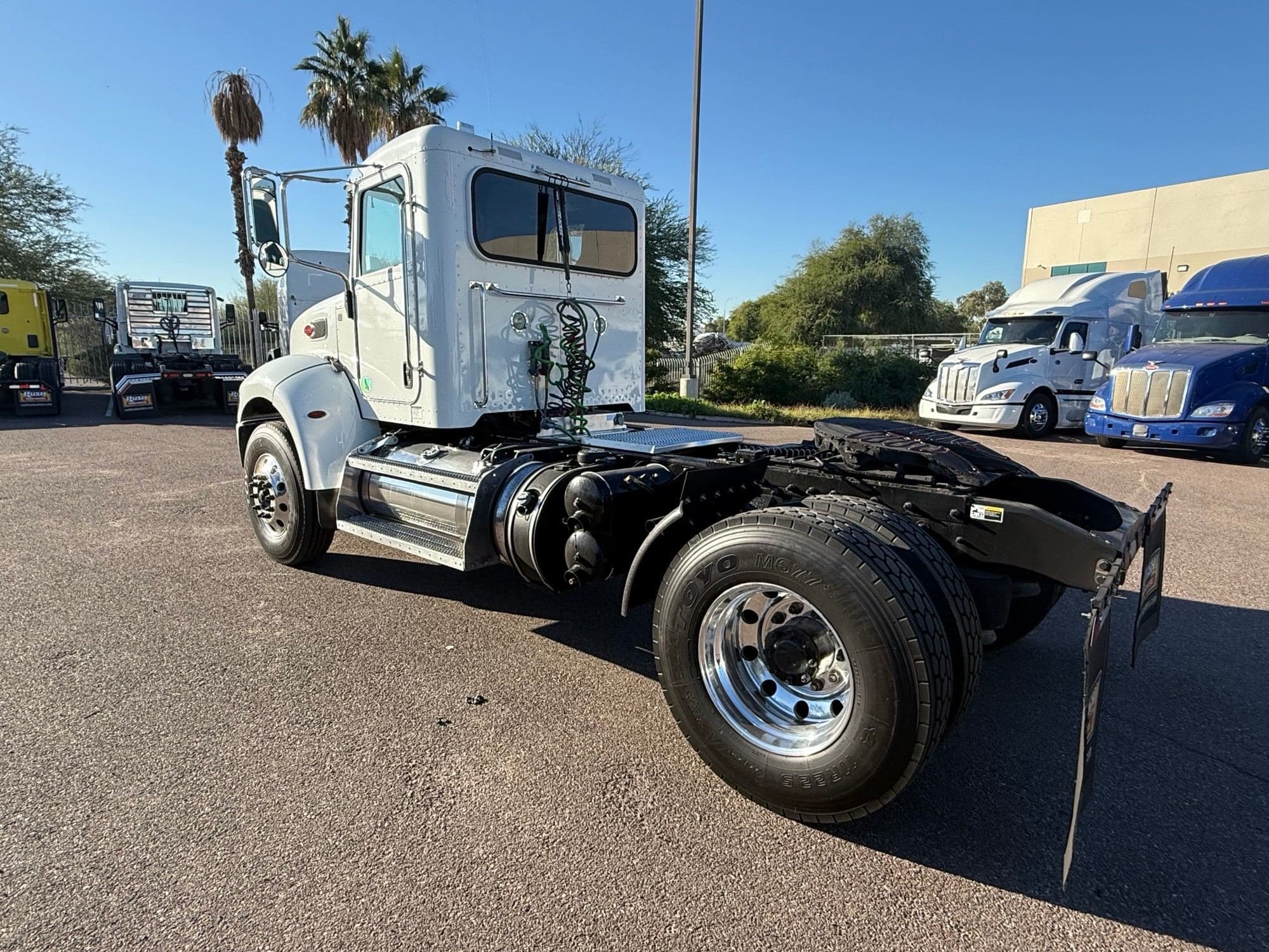 2018 Peterbilt 337 image 3