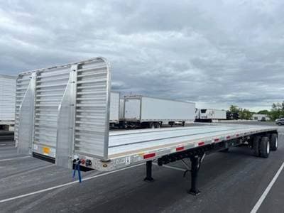 2025 Utility Reefer image 2