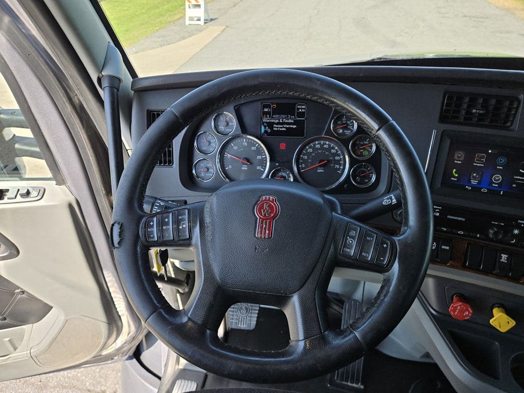 Used 2022 KENWORTH T880 image 19