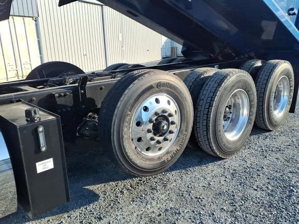 2026 Kenworth T880 image 9