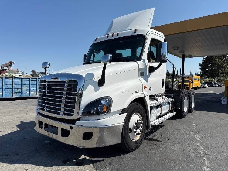 2018 Freightliner Cascadia image 1