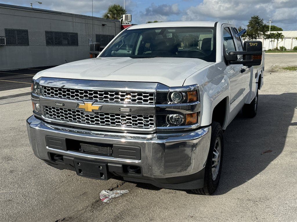 2019 Chevrolet Silverado 2500hd image 3